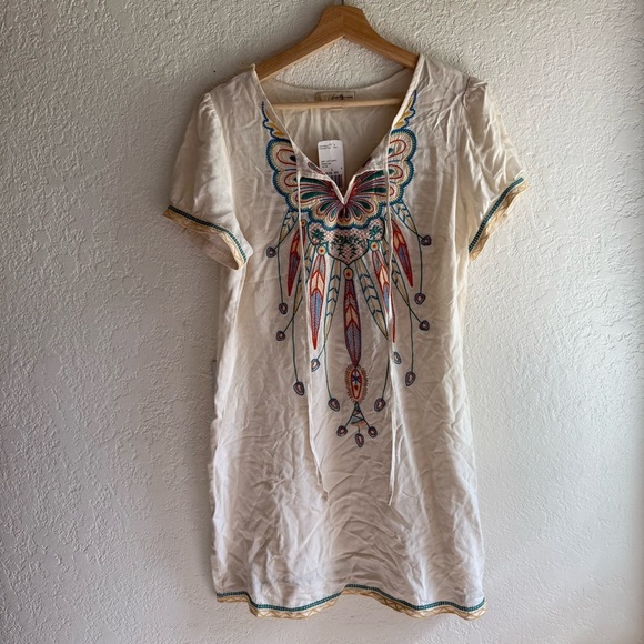 NWT Twenty One Shirt Length Cream Dress with Jade Embroidery Junior Size Large - Picture 1 of 9